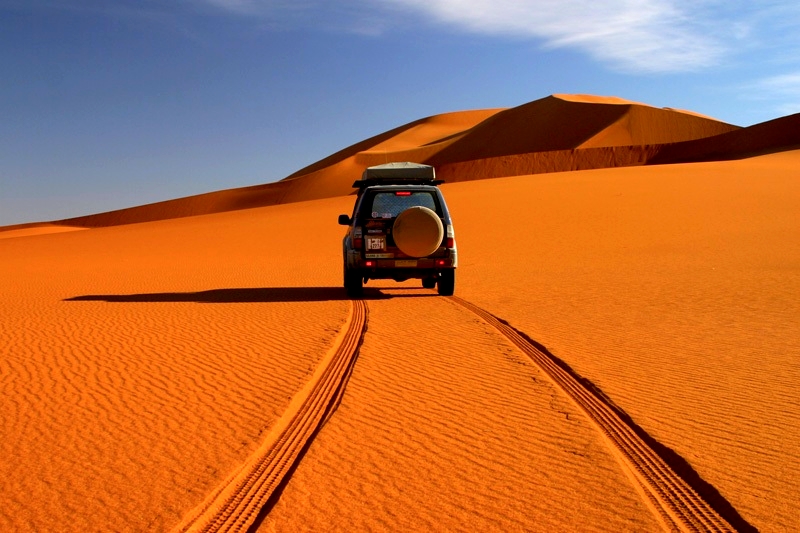 Excursion en 4x4 à travers les dunes et nuit dans le désert